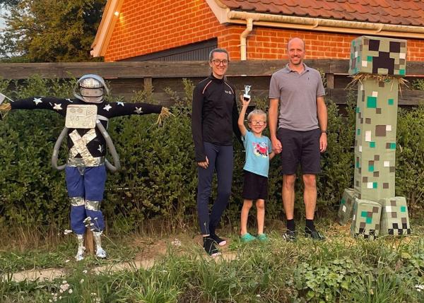 WinnersOfScarecrowCompetition 4